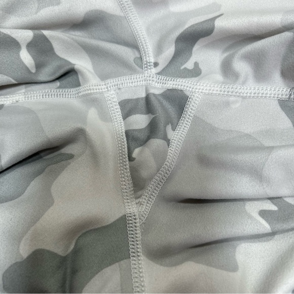 Avia Women Small (4-6) Gray White Camo Print Soft Stretch Athletic Leggings - Picture 8 of 10